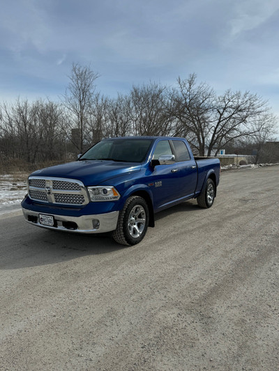 2014 Ram 1500 Laramie , ecodiesel Saftied 