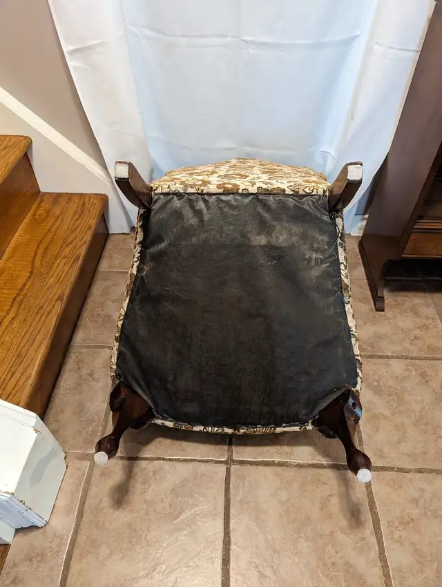 Accent Chair in Chairs & Recliners in Kingston - Image 4