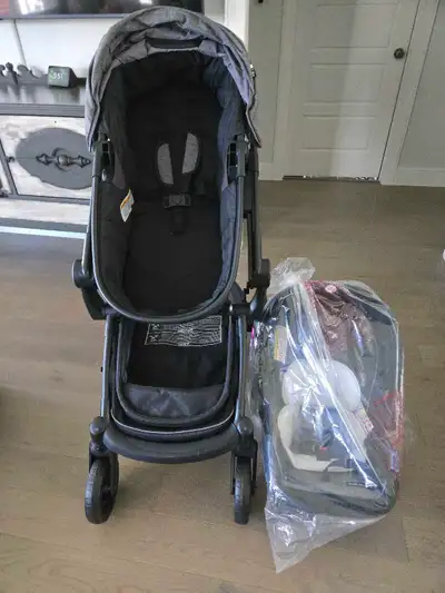 Graco travel system,never used, View more