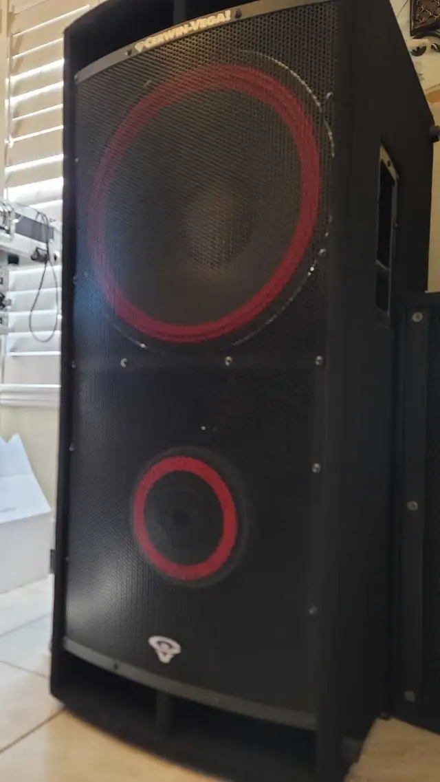 DJ equipment in Performance & DJ Equipment in Oshawa / Durham Region - Image 7