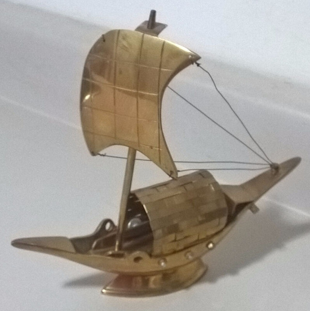 Vintage Solid Brass" Chinese Junk Boat " in Arts & Collectibles in Oshawa / Durham Region