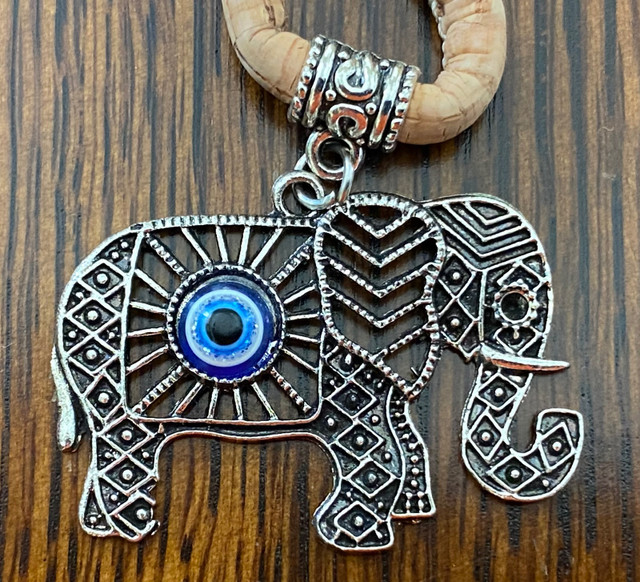 Elephant with Evil Eye keychain in Jewellery & Watches in Oshawa / Durham Region - Image 2