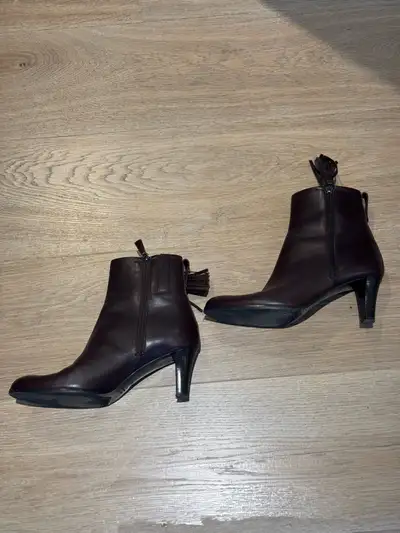 Mansfield women leather boots size 41 / 9.5 US, View more