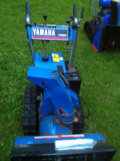2 YAMAHA YS624 SNOWBLOWER THROWER WITH TRACKS  LIKE HONDA HS624, View more