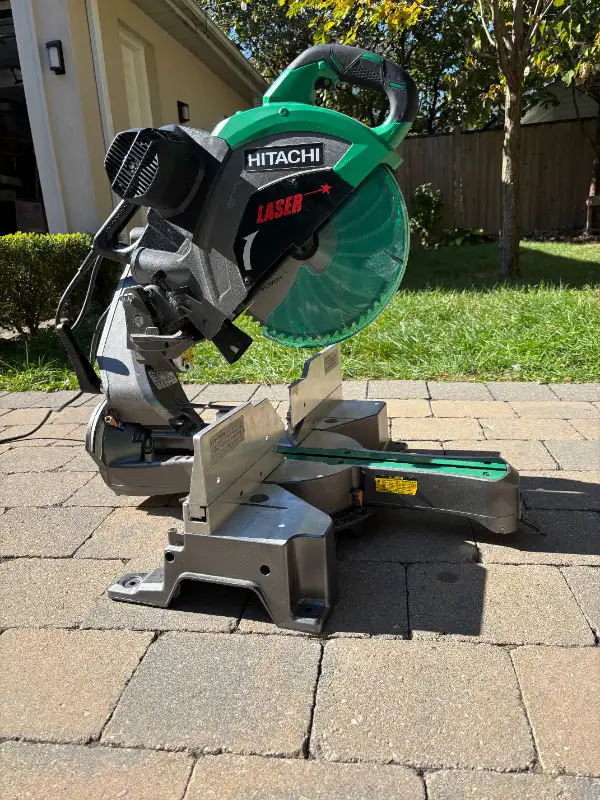 Hitachi C12RSH2 Miter Saw w/ Laser – Excellent in Power Tools in City of Toronto - Image 7