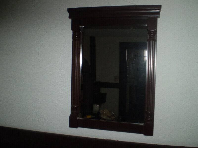WOODEN VINTAGE MIRROR 21" X 30" Good Solid Condition Home Décor & Accents Thunder Bay Kijiji