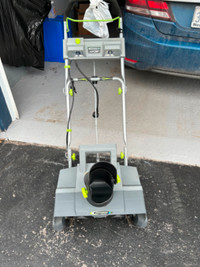 Earthwise snow thrower 18” with lights