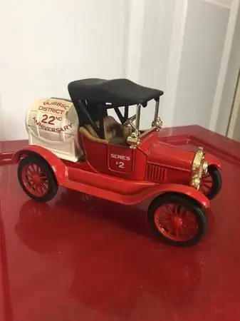 ERTL 1918 Ford Model T Runabout Coin Bank Truck, 1/25 Scale Diec, View more
