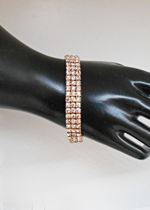 Gold Tone Expansion Bracelet w/ Sparkly Rhinestones Plus Size in Jewellery & Watches in St. Catharines