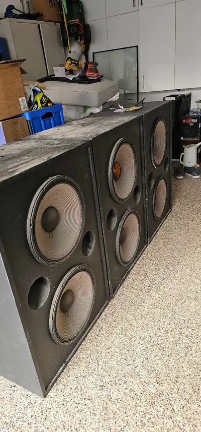 3 subs box with Dual "15 JBL Used fair condition 1 box has a little damage on the bottom On 2 of the...