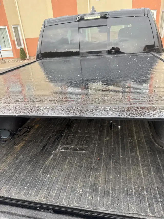 Retractable Tonneau Cover in Other Parts & Accessories in Owen Sound - Image 7