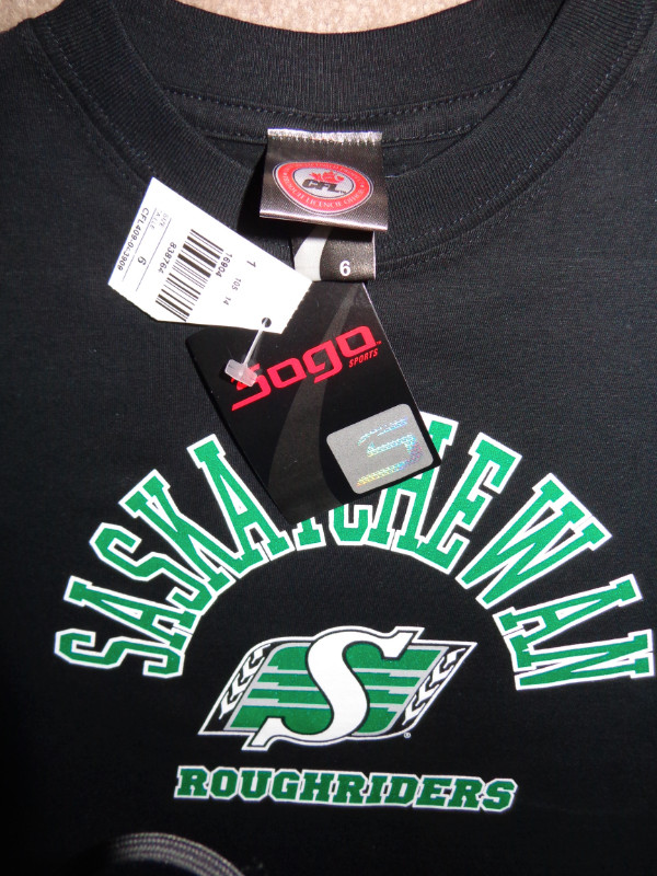 NEW with tags Childrens Official Sask Roughriders t-shirt Sz 6 in Kids & Youth in Saskatoon - Image 2