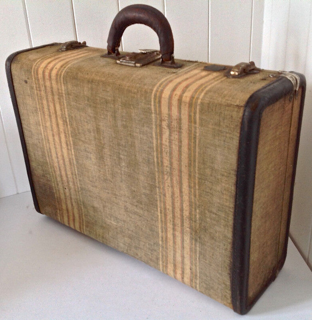 Antiquité. Collection. Magnifique valise ancienne. Montréal dans Art et objets de collection  à Lévis
