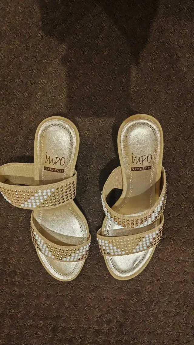Impo Gold Heels in Women's - Shoes in Markham / York Region - Image 3