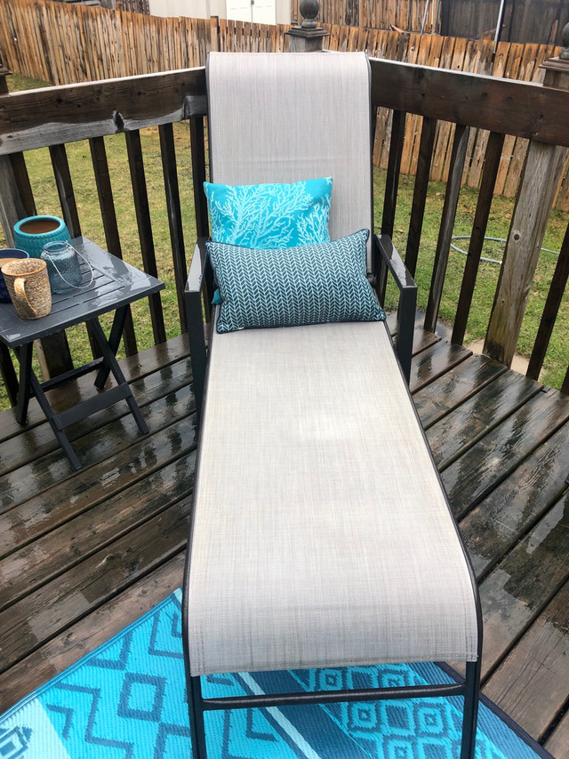 Patio lounger in Patio & Garden Furniture in North Bay - Image 3