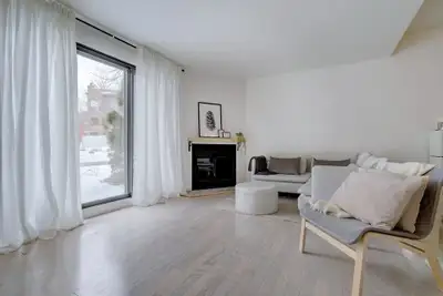 4 1/2 Condo à louer Saint-Lambert (garage intérieur inclus)