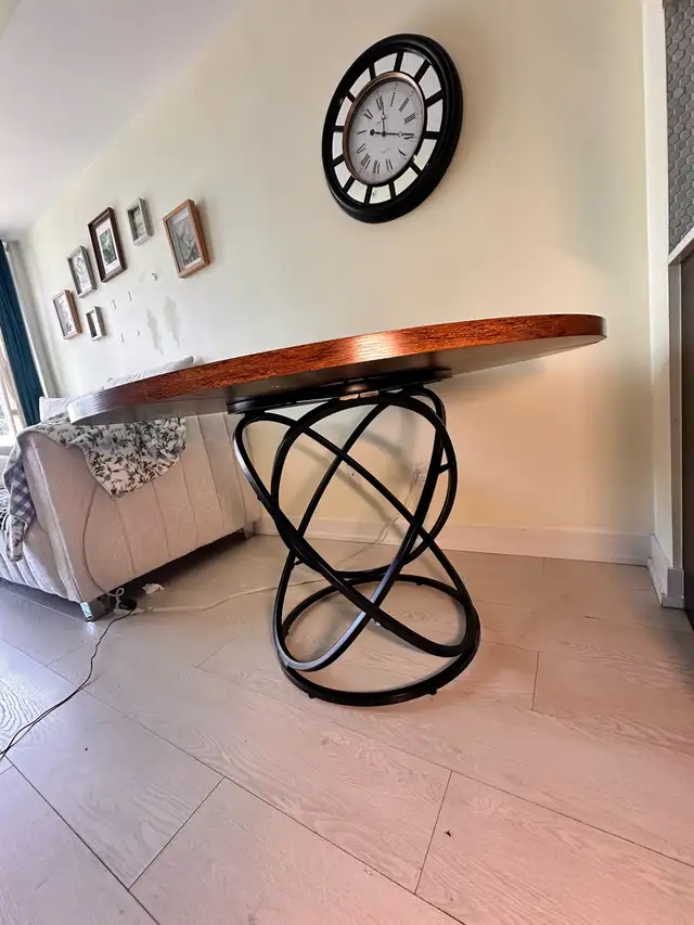 Round Dining Table in rustic wooden style  in Dining Tables & Sets in City of Toronto - Image 5