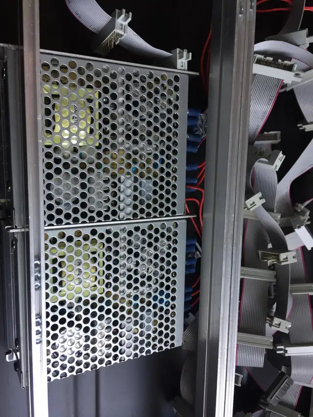 Halliburton Eurorack Flight Case / 6U, expandable to 12U / 102HP in Pro Audio & Recording Equipment in Saskatoon - Image 5