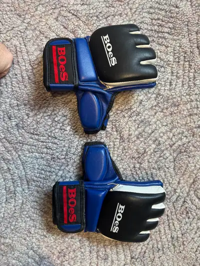 Fingerless MMA gloves, View more