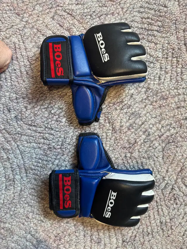 Fingerless MMA gloves in Other in Owen Sound - Image 2