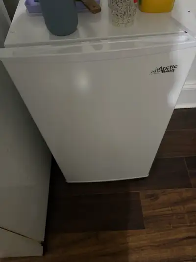 Petit frigo à vendre – 50 $, View more