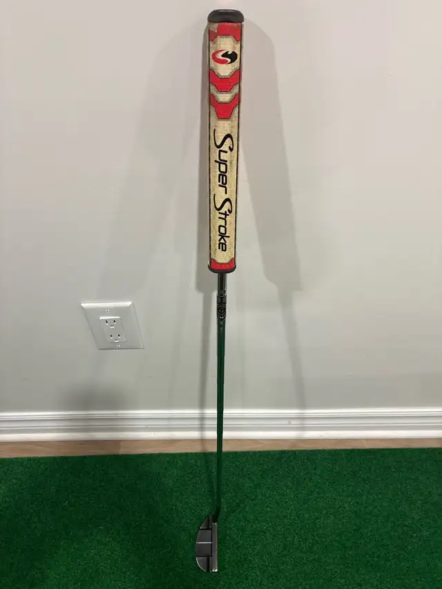 Taylor Made 33 “ putter in Golf in Ottawa - Image 5