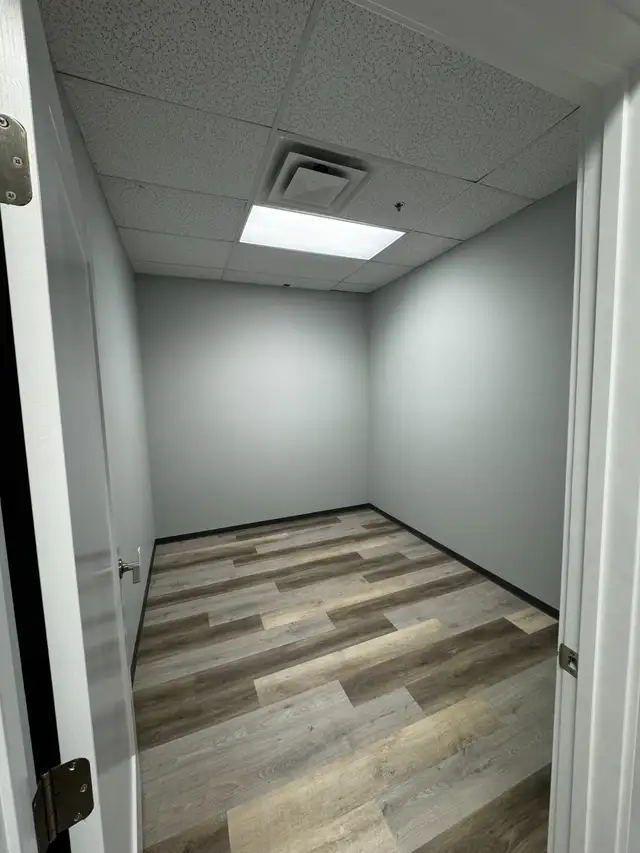 Office Space in Sherwood Park in Commercial & Office Space for Rent in Strathcona County - Image 5