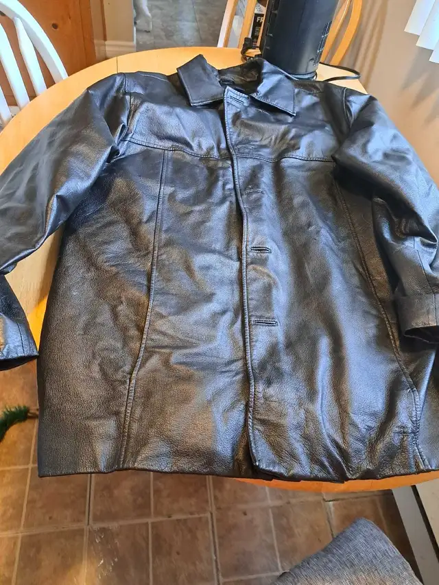 mans leather jacket NEW PRICE in Men's in Cole Harbour - Image 2