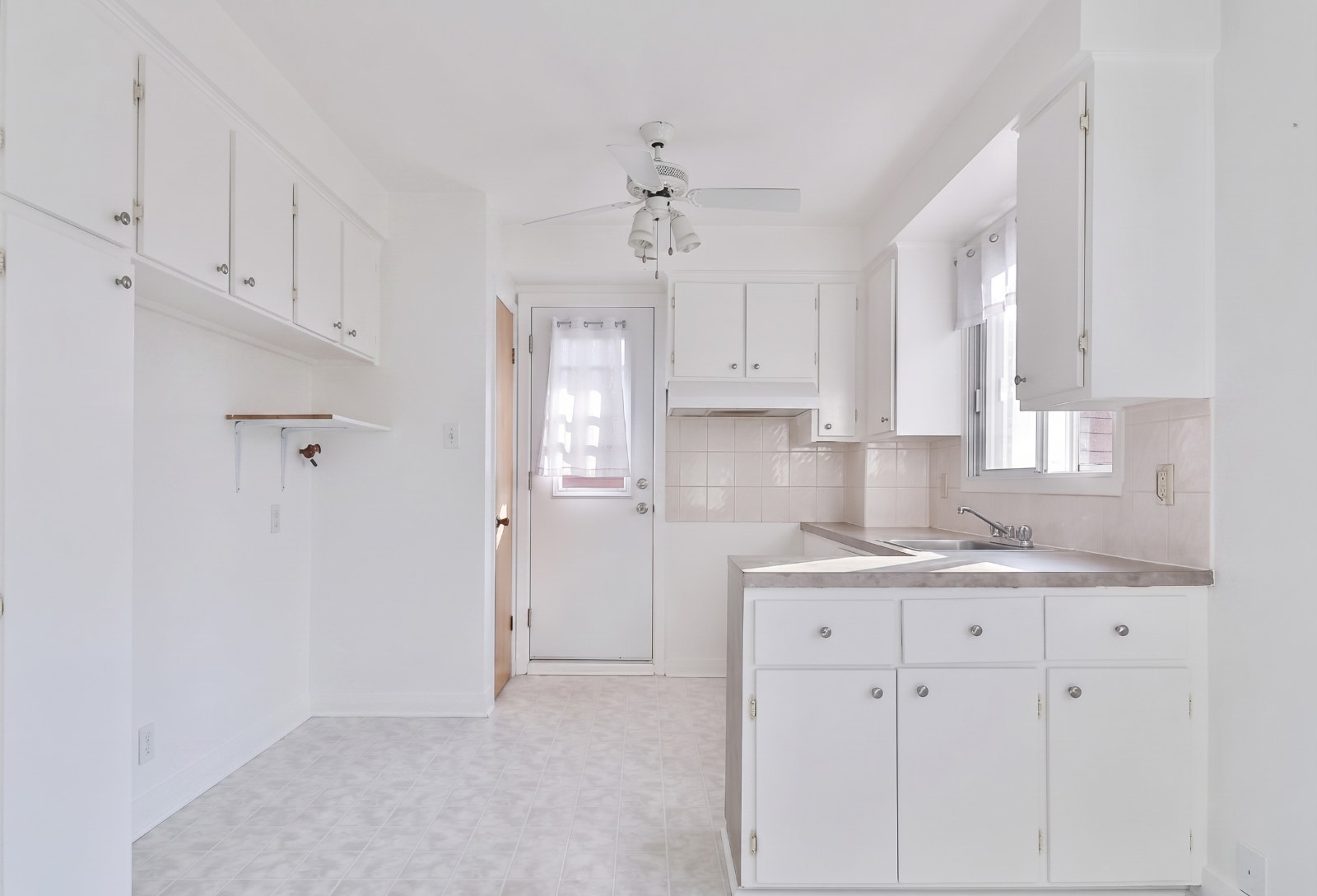 50%  de rabais 1er mois - 2 chambres + 1 bureau - LaSalle — photo 2