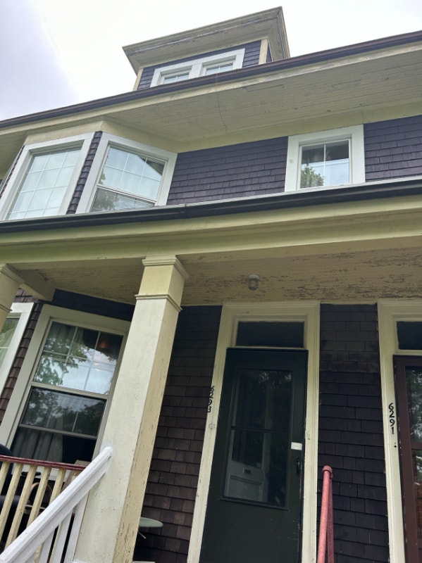 Low price in downtown Halifax! ONLY Monthly 600 + utility !! Short