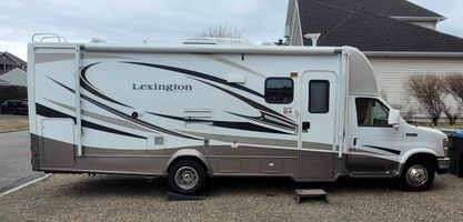 Lexington 265DS année 2014 / Motorisé Classe B+ dans VR et caravanes  à Lévis