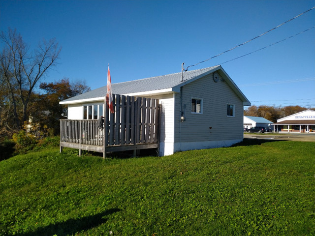 Commercial rental on King George Highway in Douglastown. in Commercial & Office Space for Rent in Miramichi - Image 4