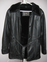 Manteau court en véritable cuir noir, doublé- SMALL - Grande qua