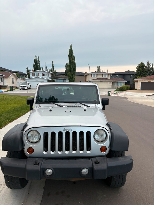Jeep Wrangler 2011 in Cars & Trucks in Edmonton - Image 3