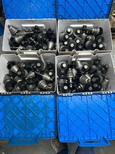 4 boxes of 40 teeth/box Brand New Carbide . $150 per box or best offer? Or trade?