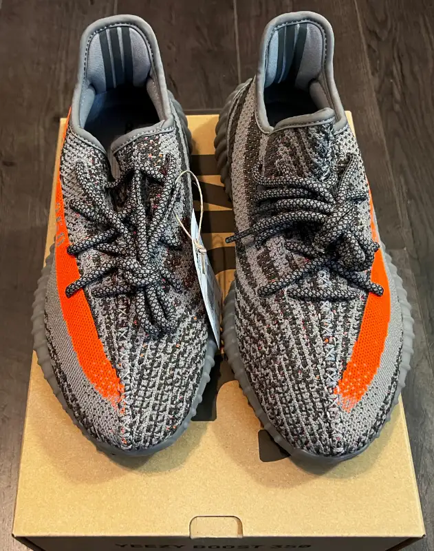 adidas Yeezy Boost 350 V2 Beluga Reflective - Size 7.5, 11.5 in Men's Shoes in City of Toronto - Image 2