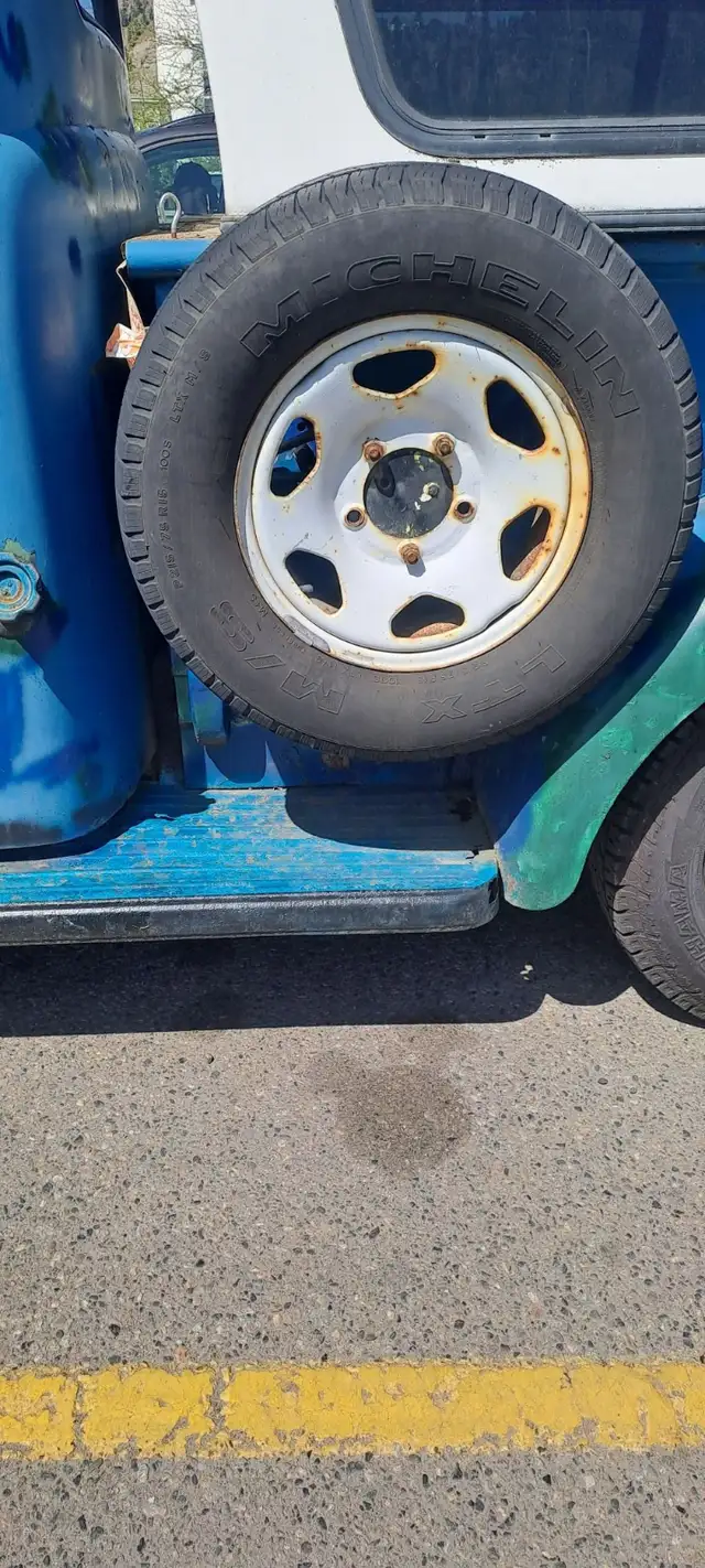 Sadly, I must divorce with my 1952 FARGO pick-up in Classic Cars in Kelowna - Image 5