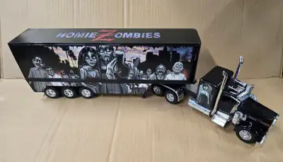 Compare at $1670.00 Cdn / $1200.00 US on EBAY RARE and highly collectible ! Model is in Mint conditi...