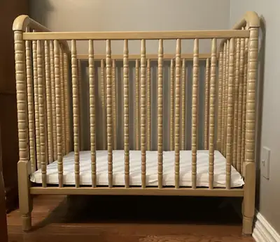 Davinci Jenny Lind 3-in-1 Mini Crib – Honey Colour. Brand new. Still in box. Asking $225. Retails fo...