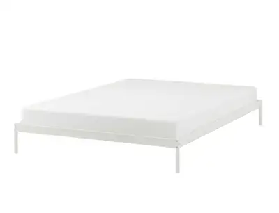 -$100 obo -Condition: Used like new -Size: Double (Full) -Dimensions: 141 cm (W) x 197 cm (L) -Frame...