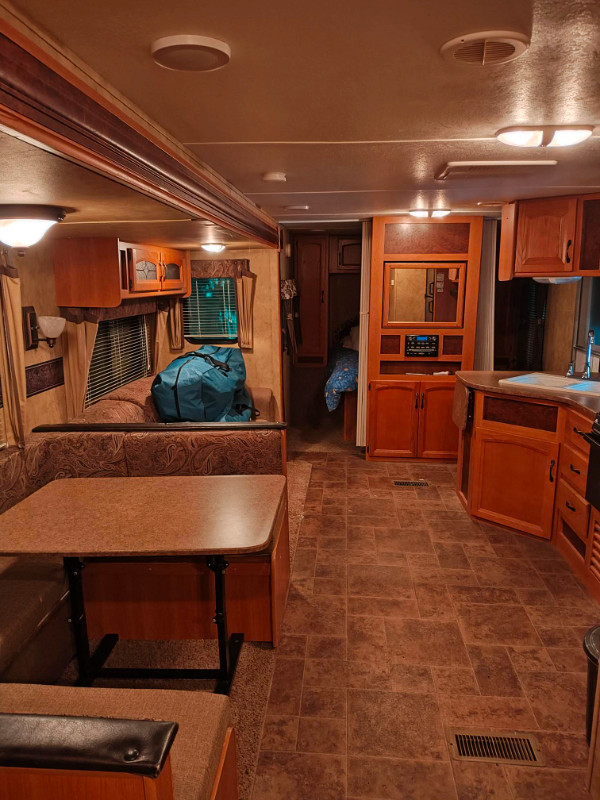 29' Hideout Travel Trailer for Sale in Travel Trailers & Campers in Burnaby/New Westminster - Image 3