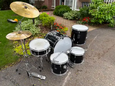 Silvertone Pro Drum Set, View more