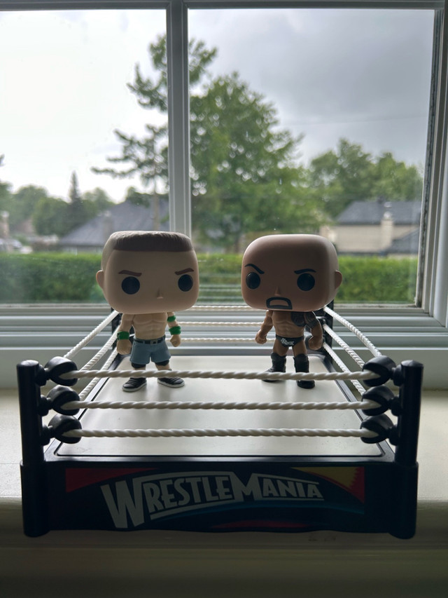 Figurine pop WWE avec John Cena et The Rock dans Jouets et jeux  à Laval/Rive Nord