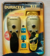 Duracell Crank Lights with radio!! Emergency saver!!