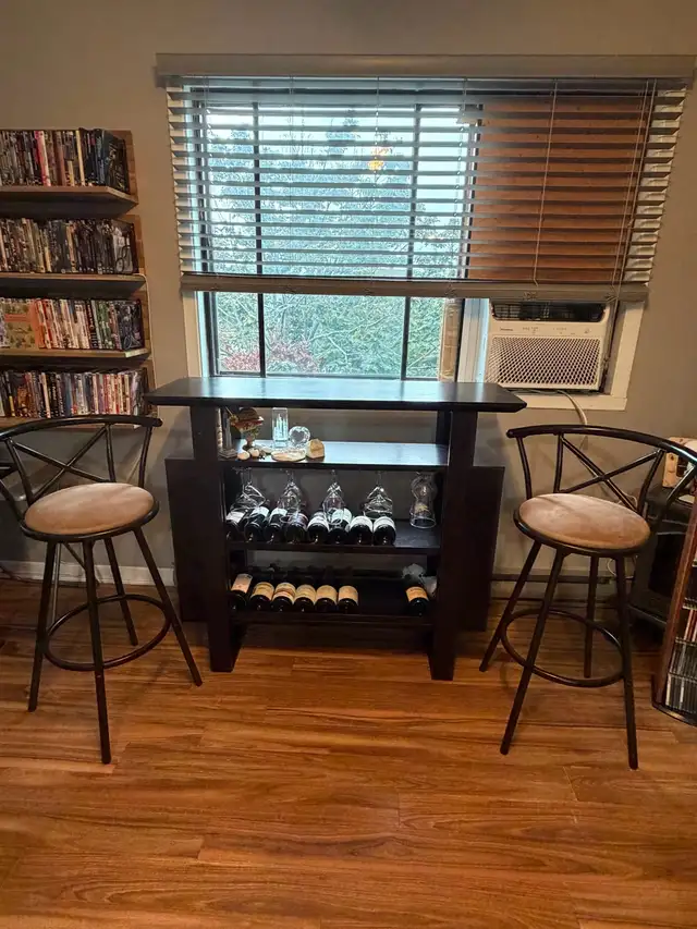 Living Room Bar