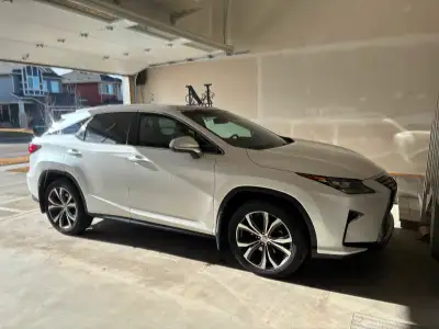 Lexus Rx350 in mint condition. Well looked after no accidents and spotlessly clean. This is the Exec...