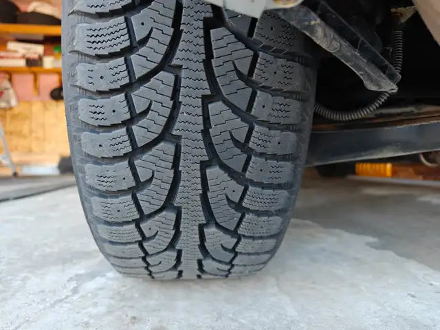 Mercedes Winter Set: 235/55R18 Hankook Winter Tires + Rims in Tires & Rims in Markham / York Region - Image 4