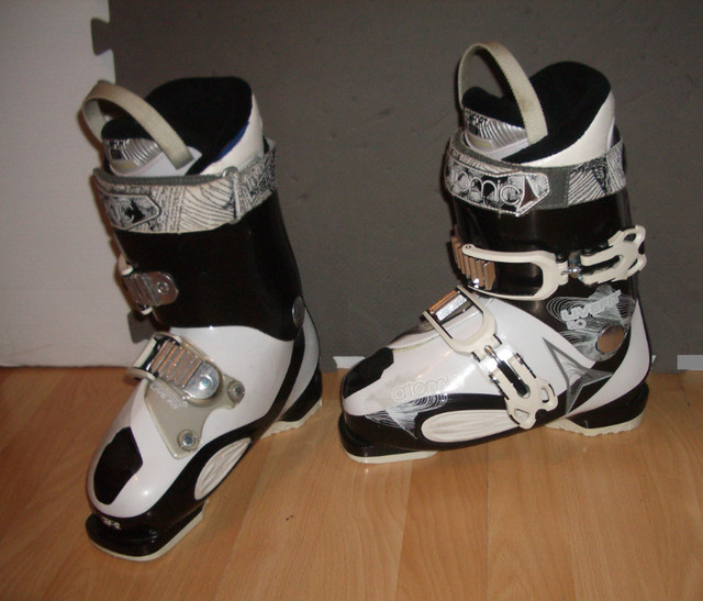 bottes de ski boots  ATOMIC  Livefit 50 mondo 24-24.5 / 6-7 US f dans Ski  à Ville de Montréal