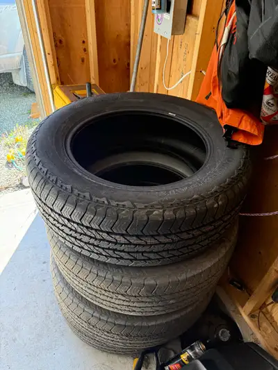 275-60-R20 12,000 kms on them one is brand new no kms $650 obo