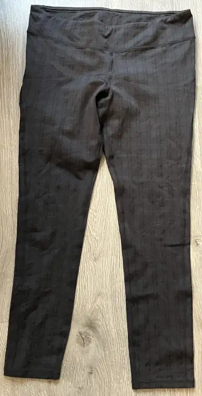 Kickstart your fitness journey with these gently used Diadora leggings, perfect for yoga, running, o...
